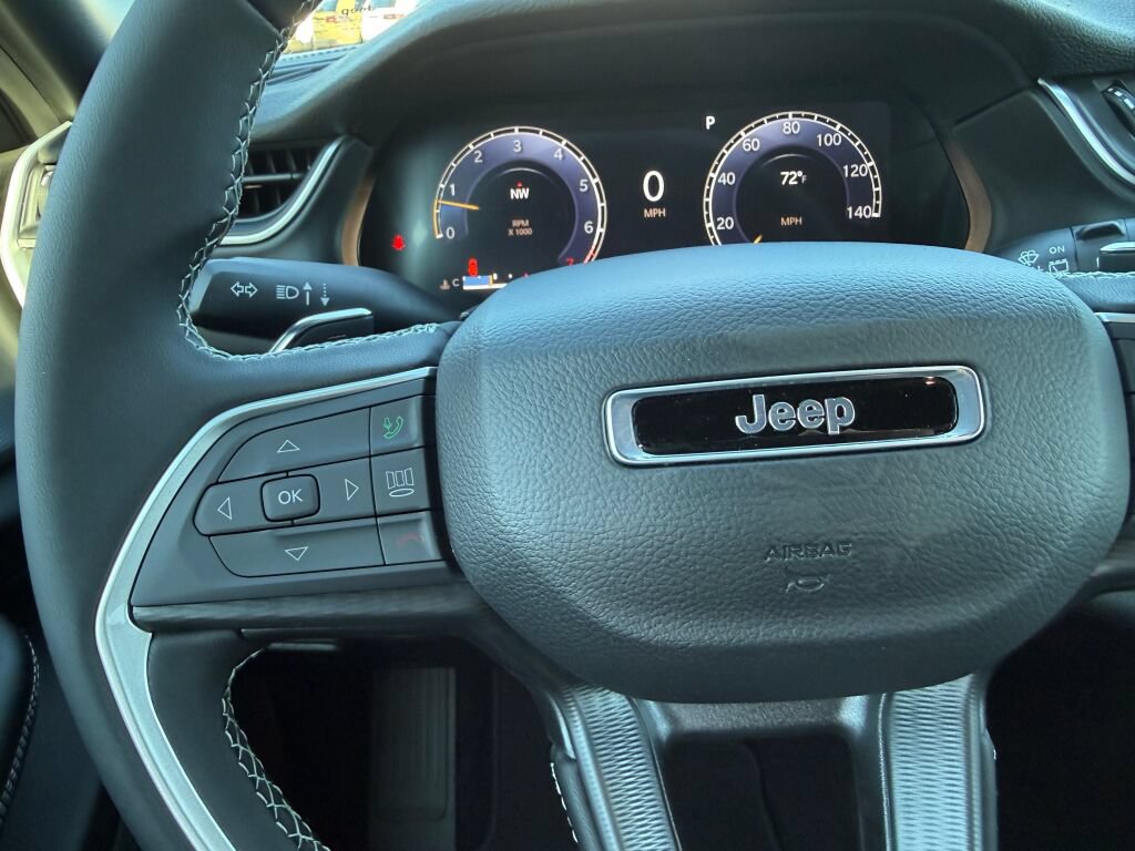 New 2027 Jeep Grand Cherokee Laredo RWD image 15