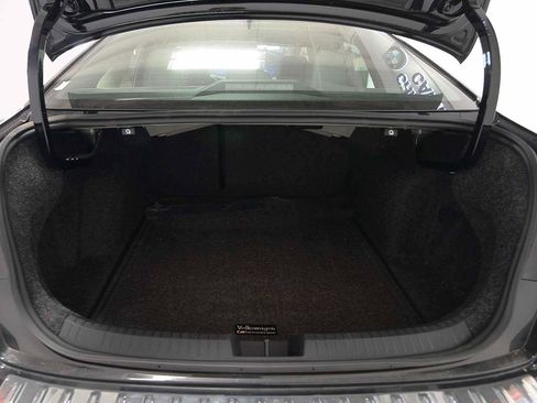 Used 2024 Volkswagen Jetta SE w/ Black Wheel Package image 10