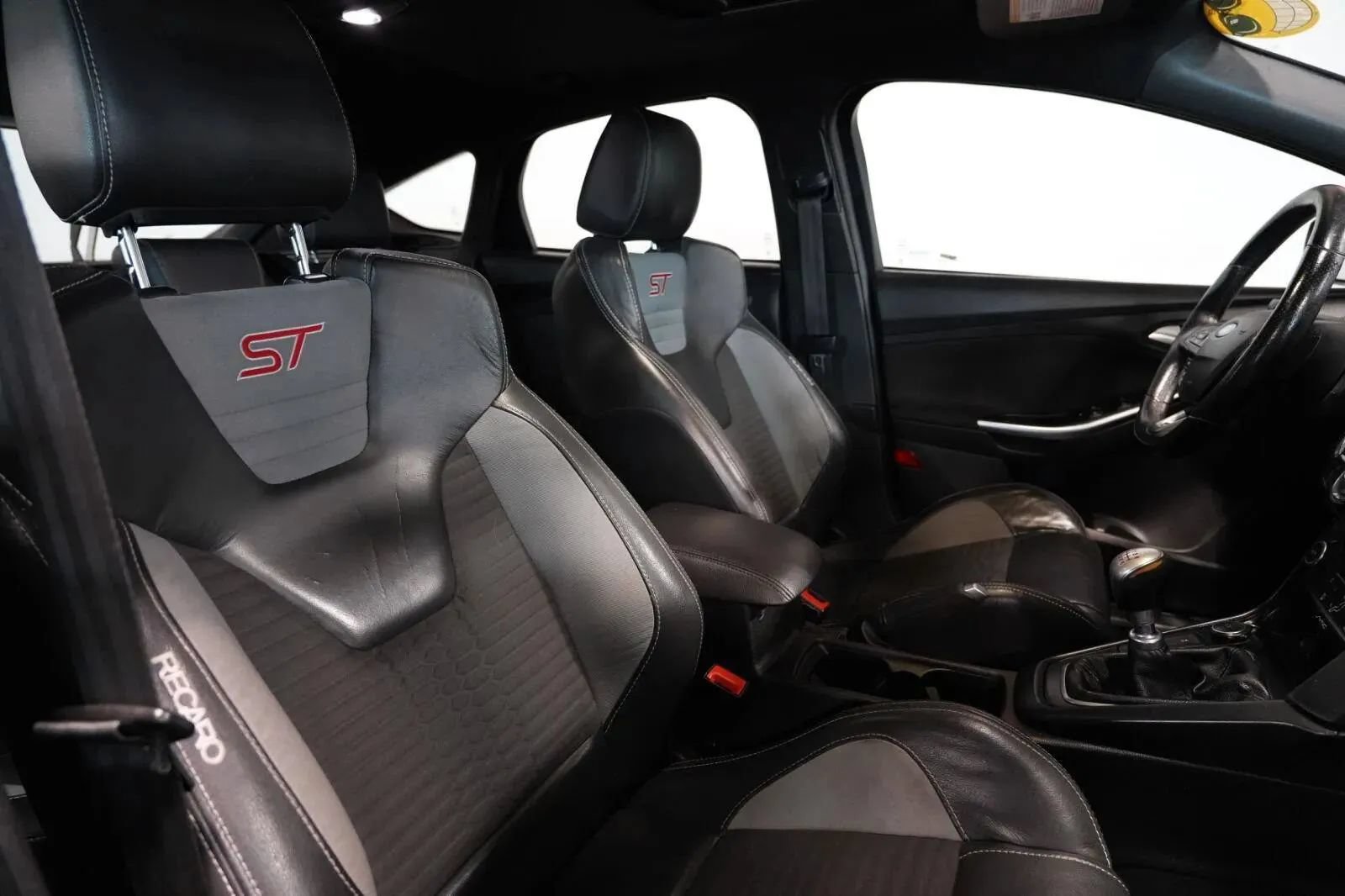 Used 2017 Ford Focus ST w/ Equipment Group 401A FWD image 48