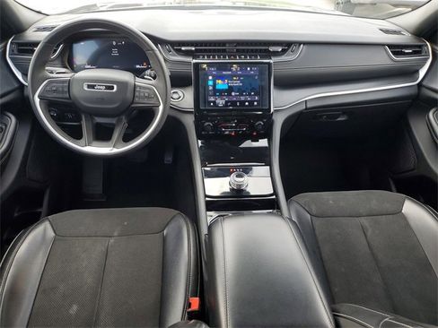 Certified 2023 Jeep Grand Cherokee L Laredo image 13