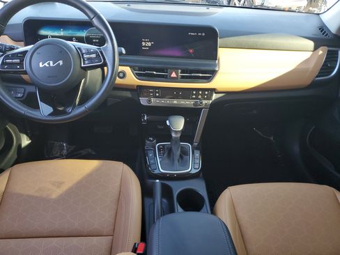 Certified 2025 Kia Seltos EX w/ EX Sunroof Package image 14