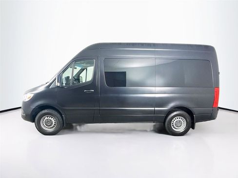 Used 2019 Mercedes-Benz Sprinter 1500 w/ Premium Plus Package image 18
