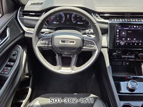 Used 2024 Jeep Grand Cherokee L Laredo RWD image 12