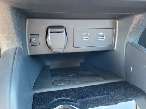 New 2025 Nissan Versa SR w/ Trunk Package FWD image 27