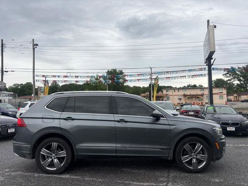 Used 2018 Volkswagen Tiguan SEL Premium AWD/4WD image 7