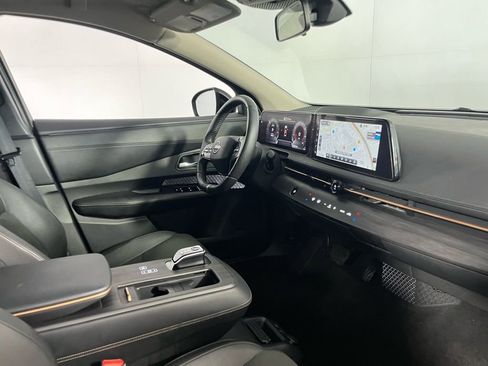 Used 2023 Nissan Ariya AWD image 32