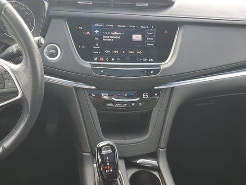 Certified 2022 Cadillac XT5 Premium Luxury w/ LPO, Floor Liner Package AWD/4WD image 31