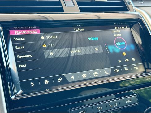 Used 2019 Land Rover Discovery HSE AWD/4WD image 15