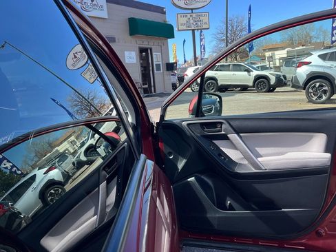 Used 2015 Subaru Forester 2.5i Premium w/ All-Weather Package image 11