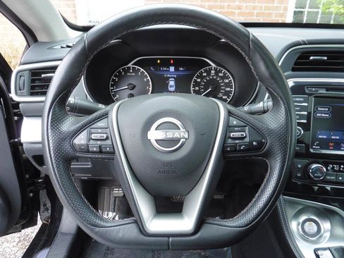Used 2023 Nissan Maxima SL FWD image 6