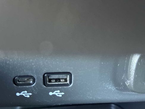 Used 2025 Buick Envista Preferred image 29