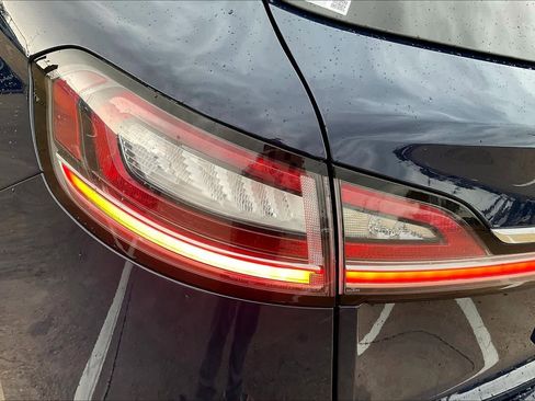 Used 2020 Lincoln Nautilus Reserve image 32