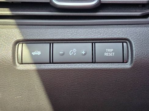 Used 2025 Nissan Altima 2.5 SV FWD image 29