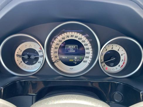 Used 2014 Mercedes-Benz E 350 Sedan image 30