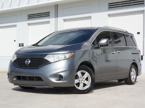 Used 2016 Nissan Quest SV image 5