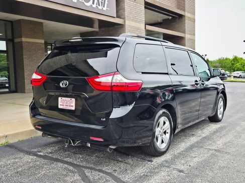 Used 2016 Toyota Sienna LE FWD image 6