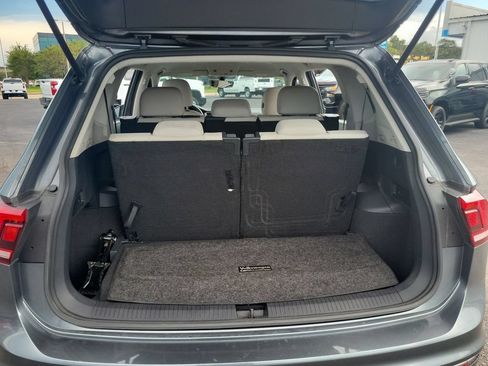 Used 2021 Volkswagen Tiguan SE FWD image 25