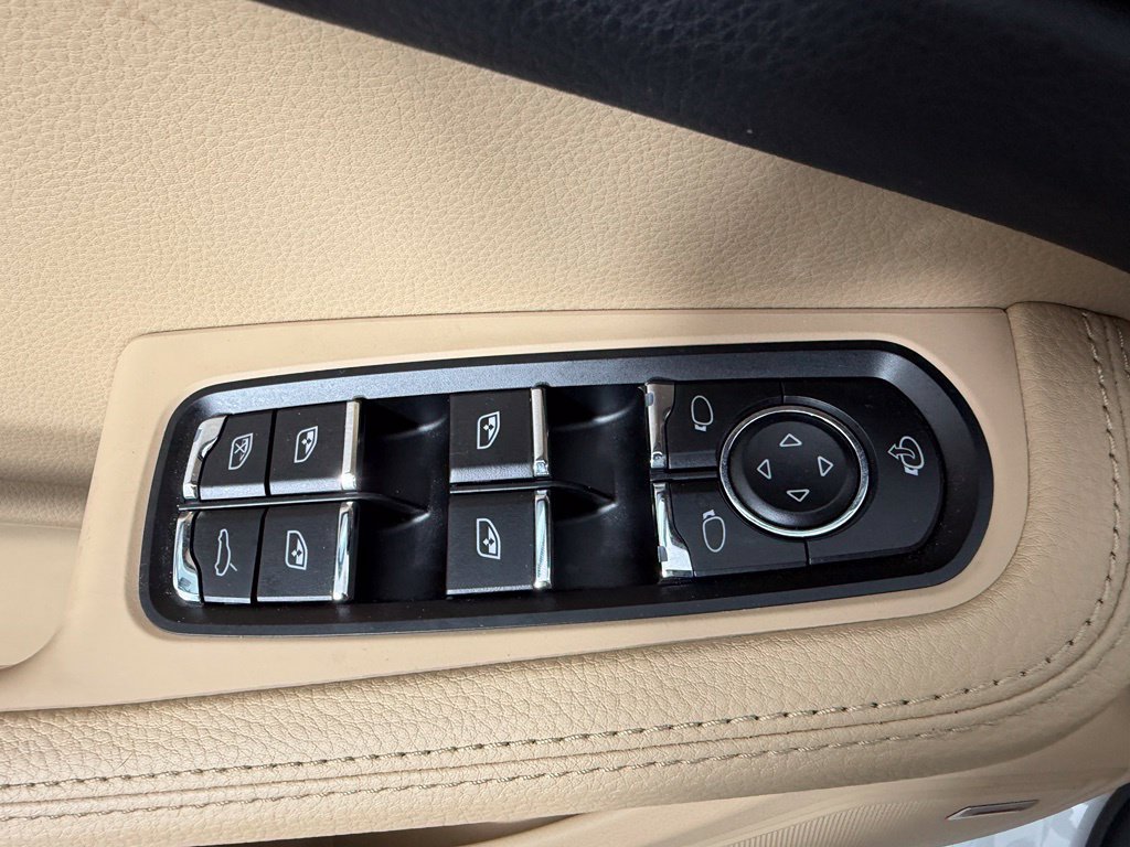 Used 2024 Porsche Macan S AWD/4WD image 20
