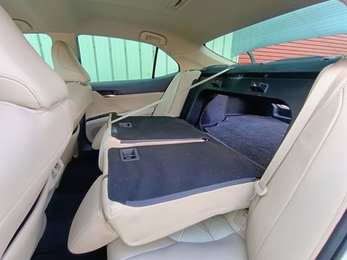 Used 2018 Toyota Camry XLE image 66