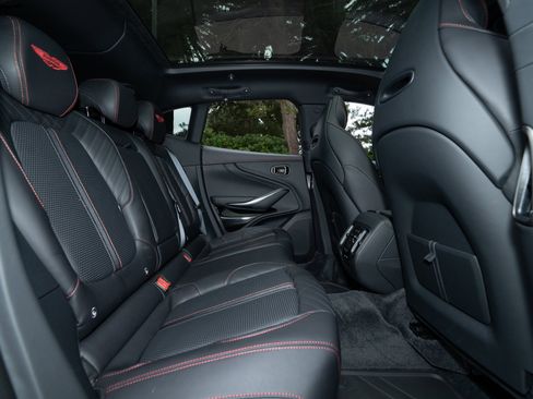 Used 2025 Aston Martin DBX 707 image 17