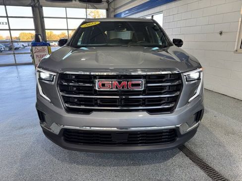 Used 2025 GMC Acadia Elevation image 3