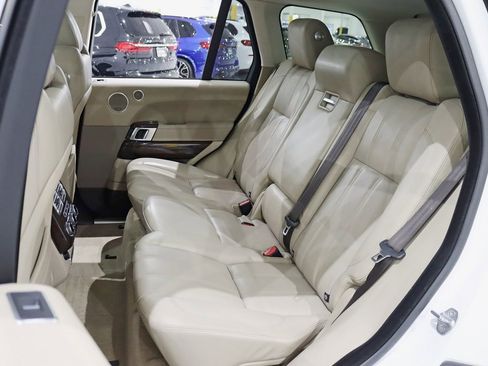Used 2016 Land Rover Range Rover HSE image 31