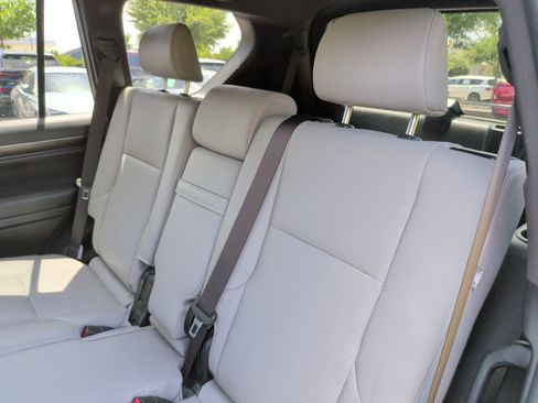 Used 2023 Lexus GX 460 w/ Black Line Special Edition AWD/4WD image 33