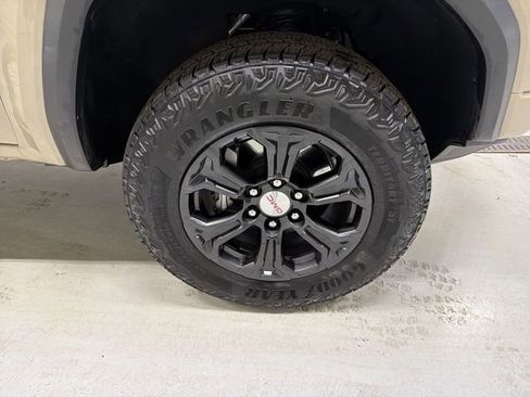 Certified 2024 GMC Canyon Elevation w/ Convenience Package image 14