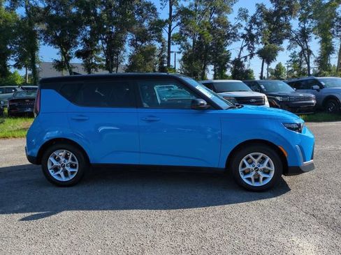 Used 2023 Kia Soul S FWD image 4