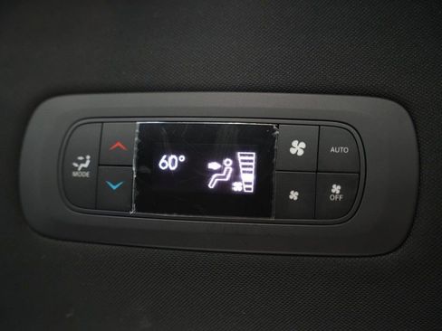 Used 2019 Chrysler Pacifica Limited w/ Advanced Safetytec Group image 42