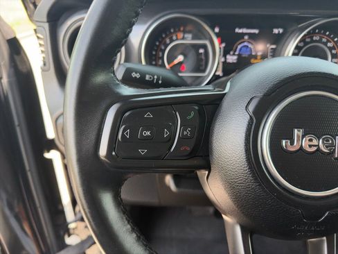 Used 2022 Jeep Wrangler Unlimited Sport AWD/4WD image 6