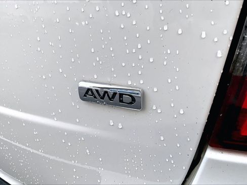 Used 2012 Ford Edge SE w/ Cargo Accessory Pkg image 9