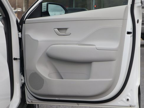 Used 2024 Hyundai Kona SEL w/ Convenience Package image 27