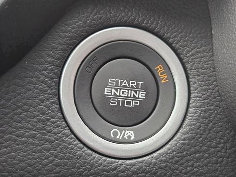 New 2026 RAM 1500 4x4 Crew Cab image 24