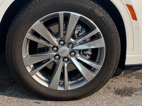 Used 2022 Cadillac XT6 Premium Luxury w/ Technology Package AWD/4WD image 9