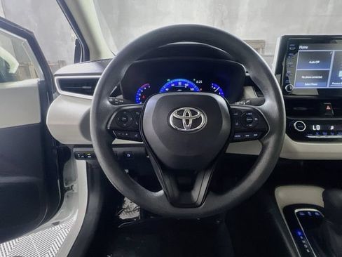 Used 2020 Toyota Corolla LE FWD image 16