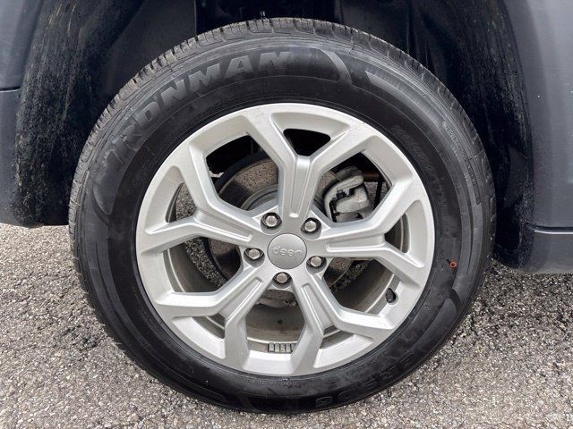 Used 2024 Jeep Compass Latitude AWD/4WD image 12