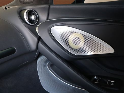 Used 2023 McLaren GT image 17