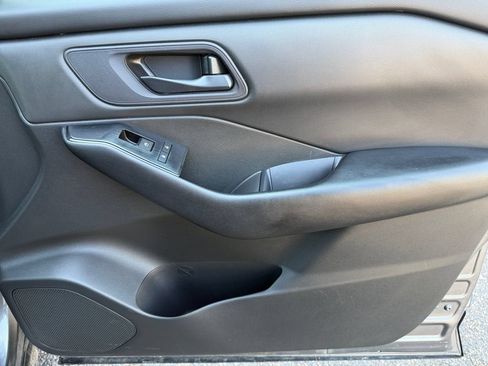 Used 2024 Nissan Rogue S FWD image 16
