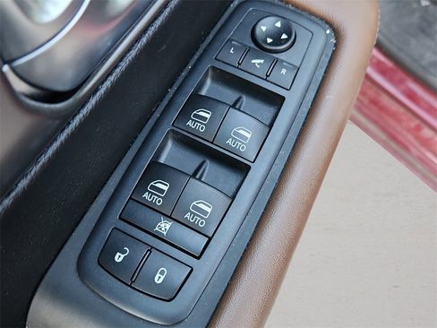 Used 2020 Chrysler Pacifica Limited w/ Advanced Safetytec Group image 15