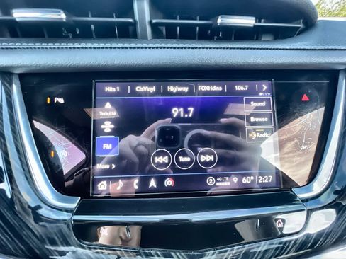 Used 2025 Cadillac XT6 Premium Luxury image 13