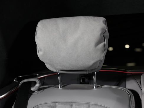 Used 2025 Mercedes-Benz S 63 AMG S image 40