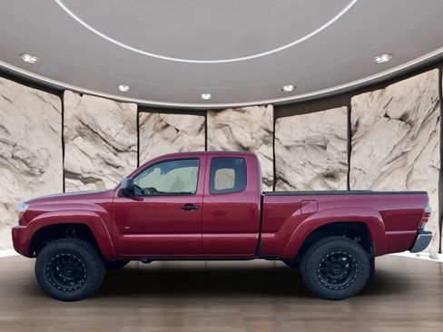 Used 2011 Toyota Tacoma 4x4 Access Cab w/ SR5 Pkg #2 image 5