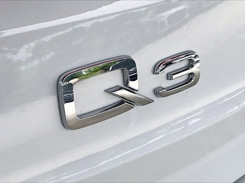 Used 2024 Audi Q3 2.0T Premium Plus w/ Premium Plus Package AWD/4WD image 31