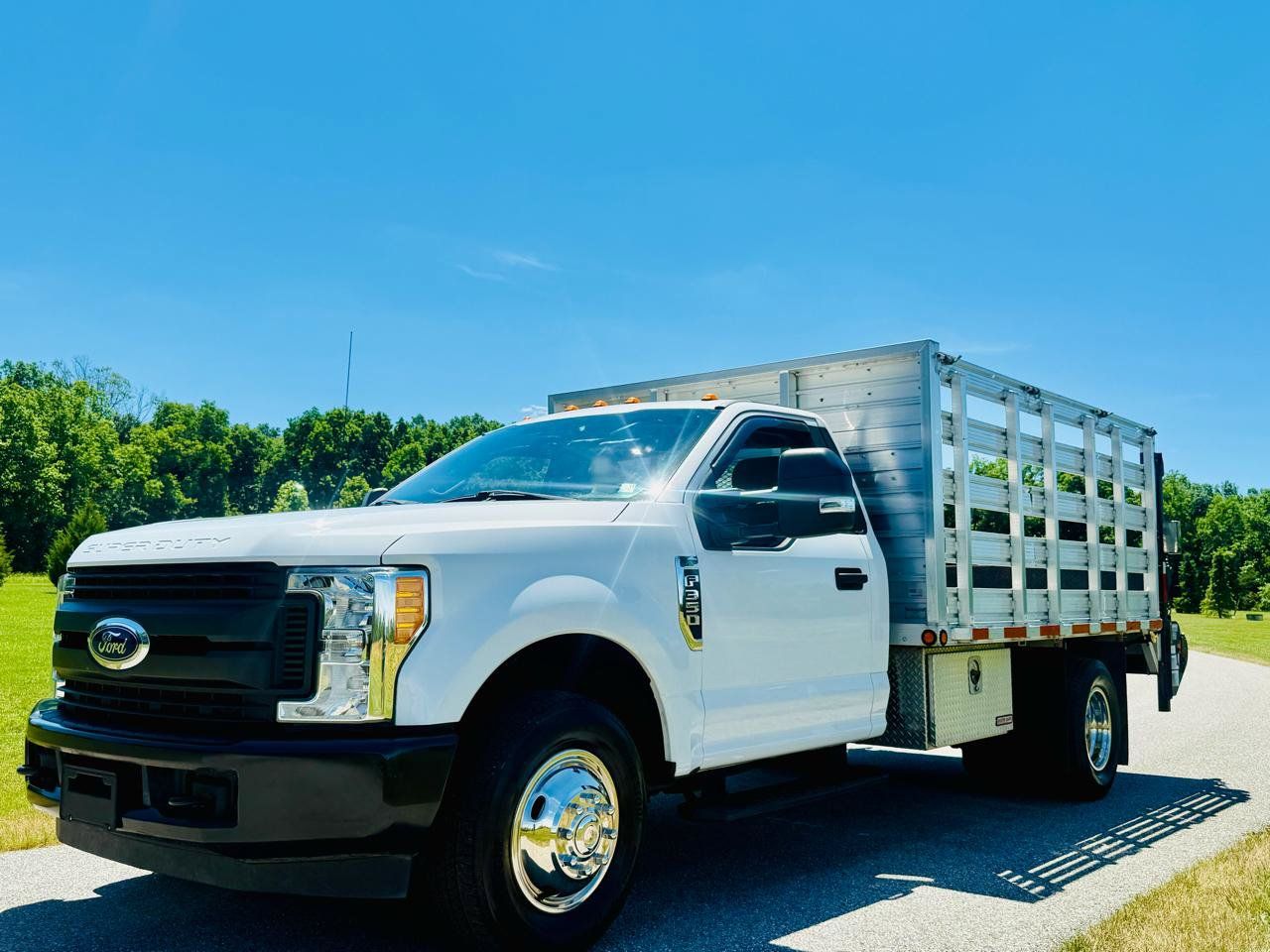 Used 2017 Ford F350 XL w/ Power Equipment Group RWD image 1