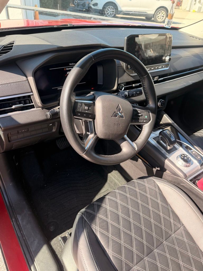Used 2023 Mitsubishi Outlander SEL FWD image 22