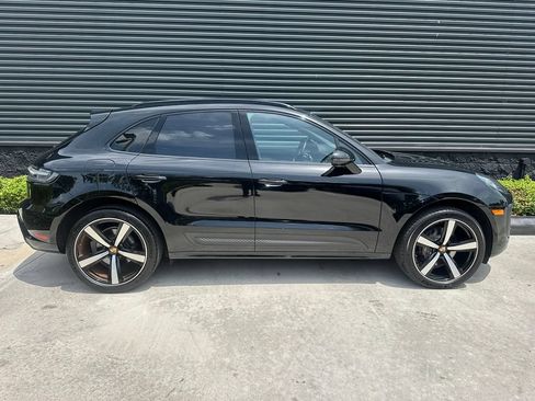 Certified 2023 Porsche Macan AWD/4WD image 11