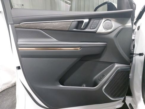 Used 2025 Buick Enclave Avenir w/ Super Cruise Package image 30