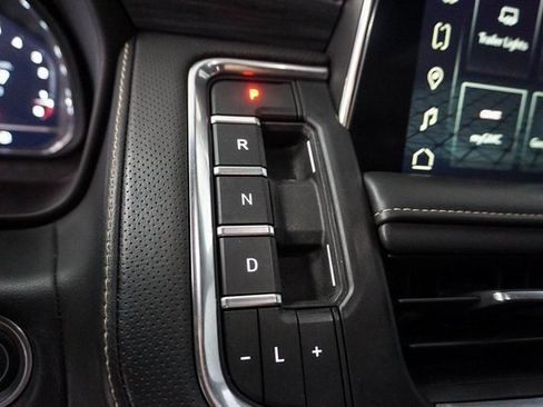 Used 2022 GMC Yukon SLT w/ SLT Premium Package image 28