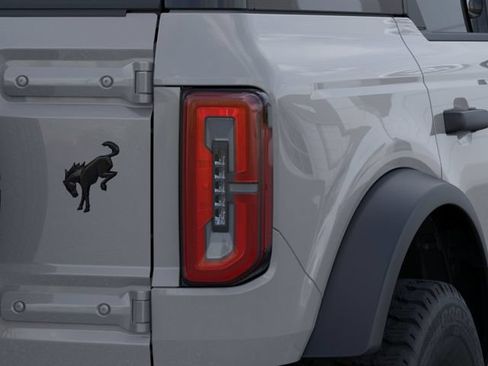New 2026 Ford Bronco Outer Banks w/ Black Appearance Package AWD/4WD image 23